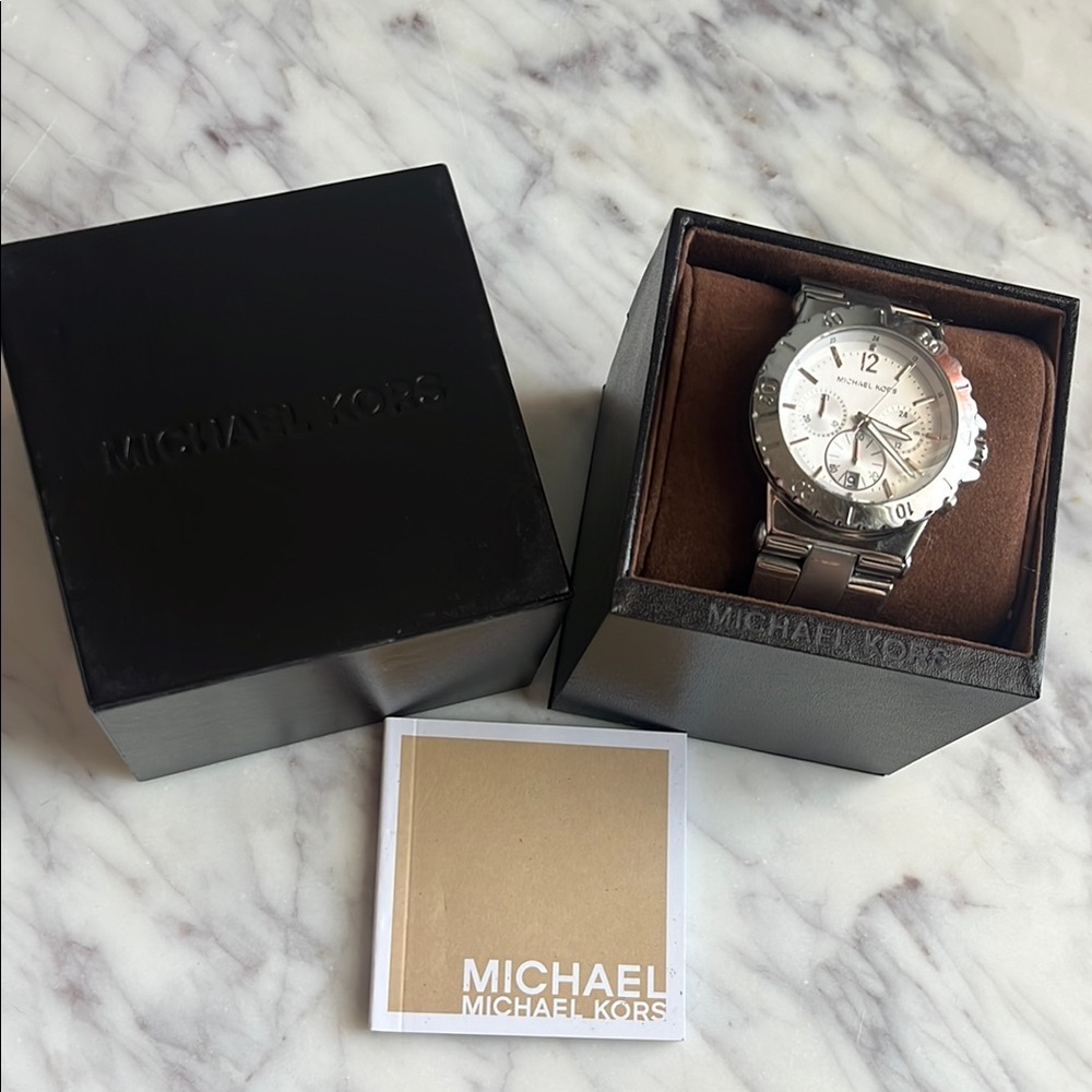 Michael Kors Unisex MK5312 Silver Stainless-Steel Quartz Chronograph Watch - Picture 4 of 11